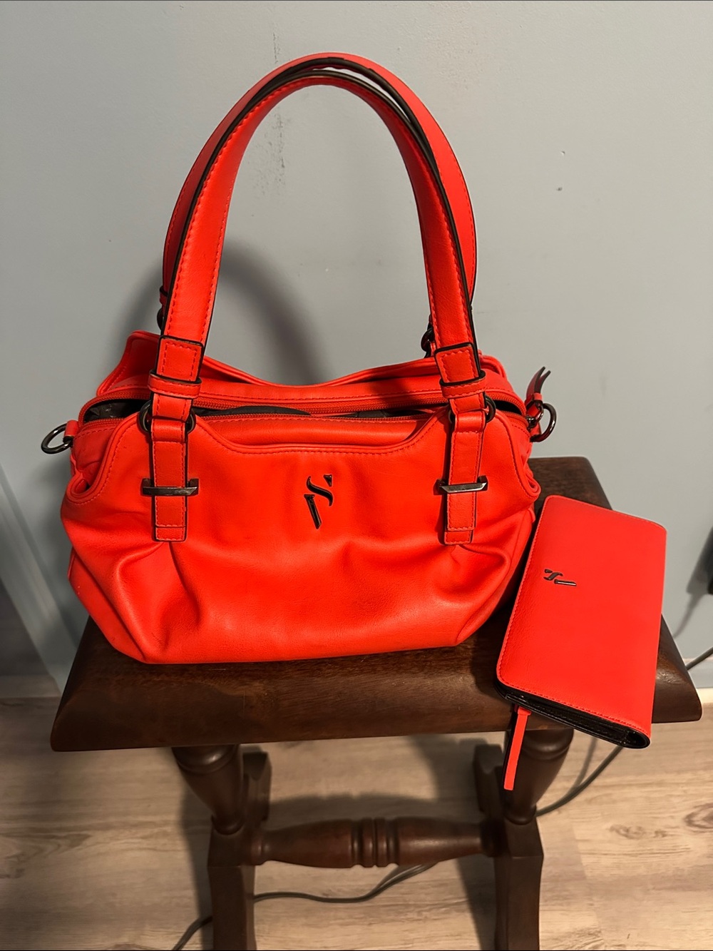 Simply Vera Vibrant Orange Structured Tote Bag with matching wallet.